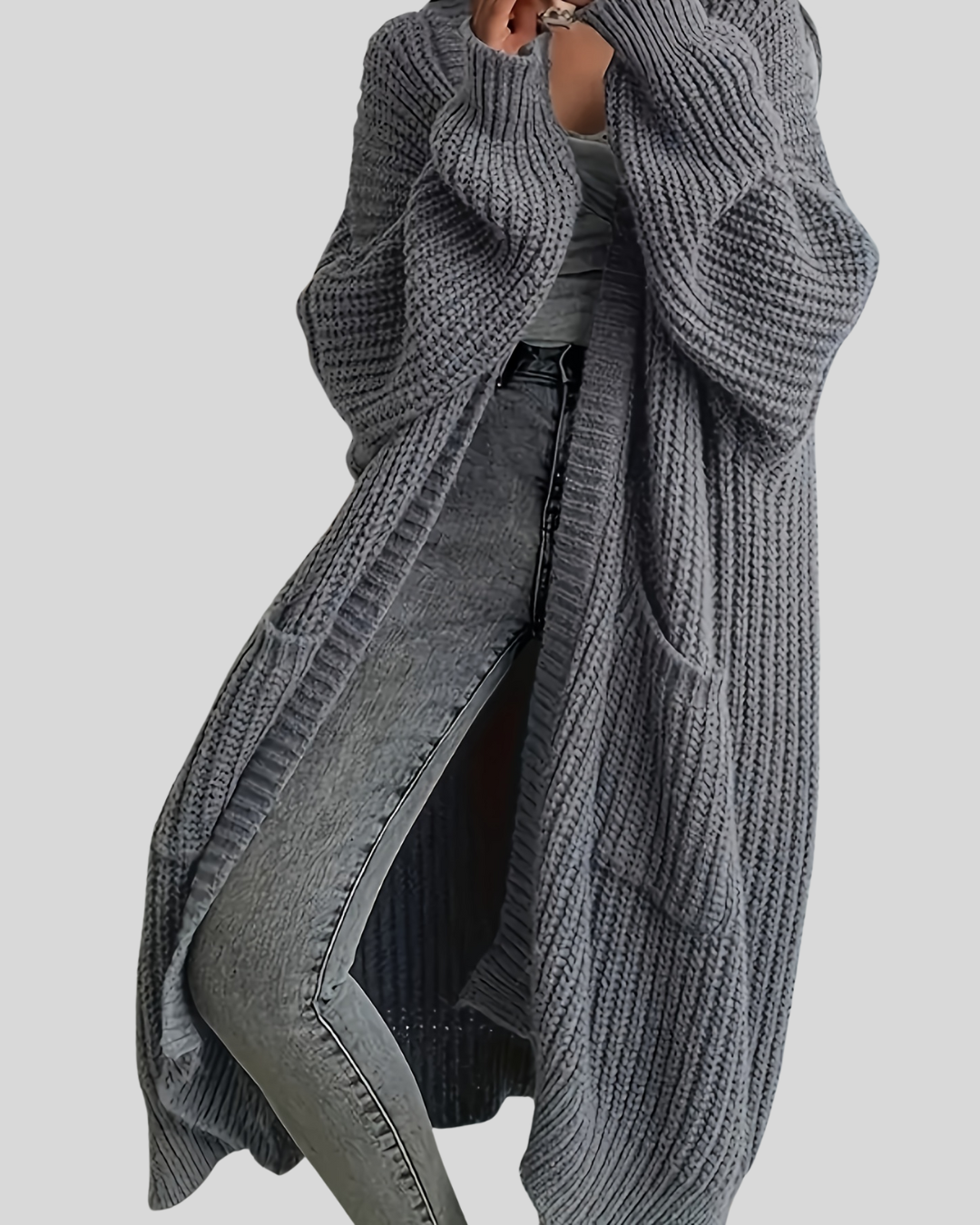 Birgitta – Elegant Maxi Knit Coat med V-ringning