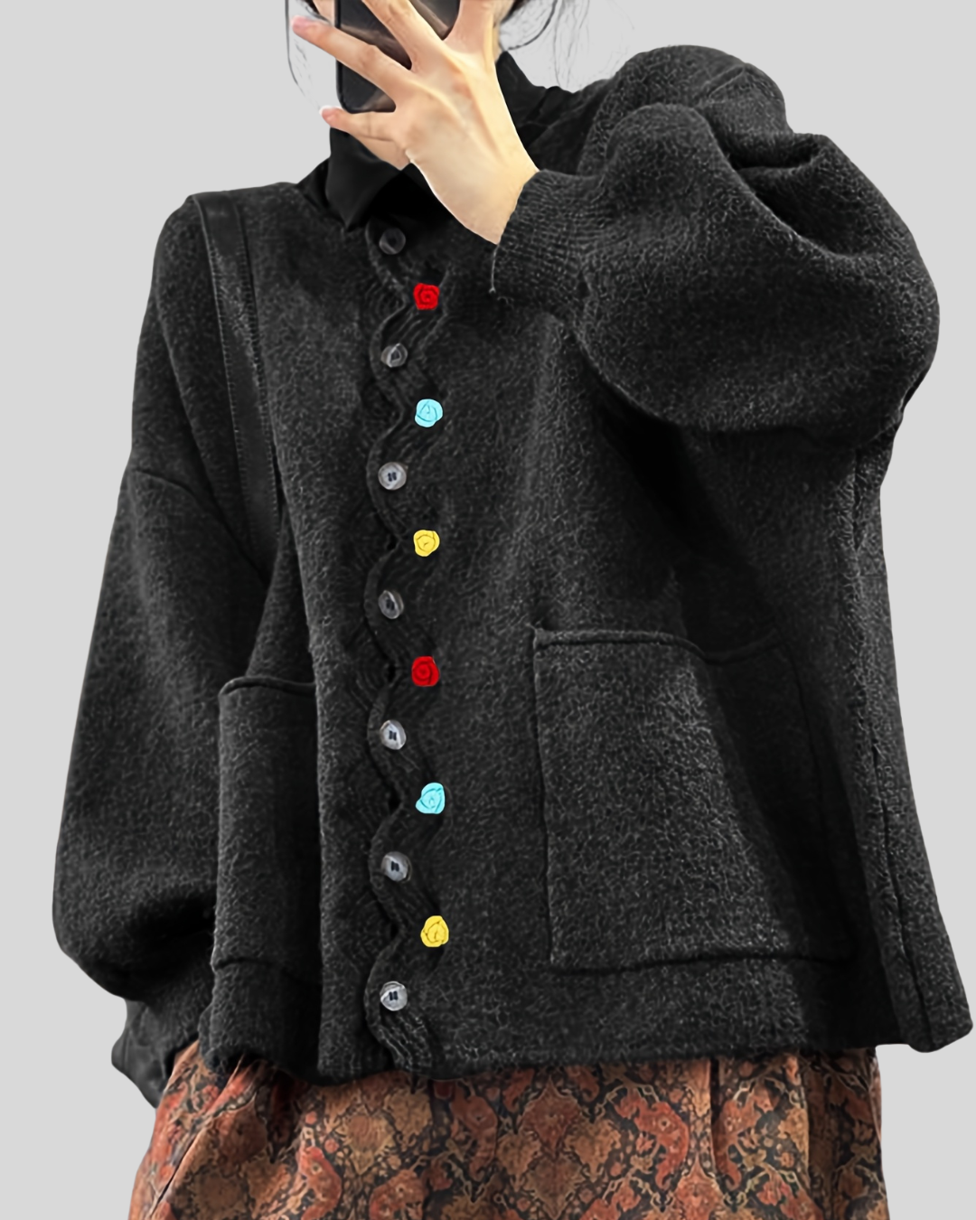 Birgitta – Eleganta Midi Coat med Tidlösa Detaljer