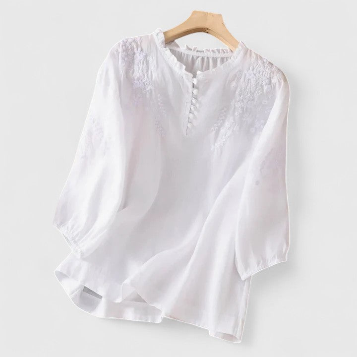Birgitta | Sorelia – Blus i bomullsvoile med broderade axlar